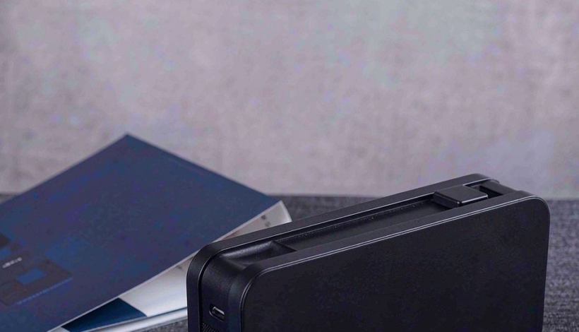 Luxury Upscale Vape for High End Shopping packaging detail
