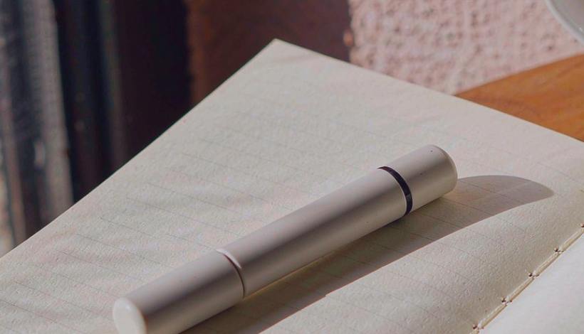 Luxury Upscale Vape for High End Shopping packaging detail