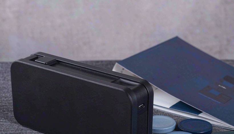 Luxury Upscale Vape for High End Shopping packaging detail