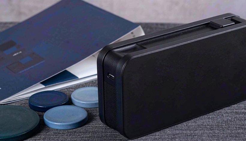 Luxury Upscale Vape for High End Shopping packaging detail