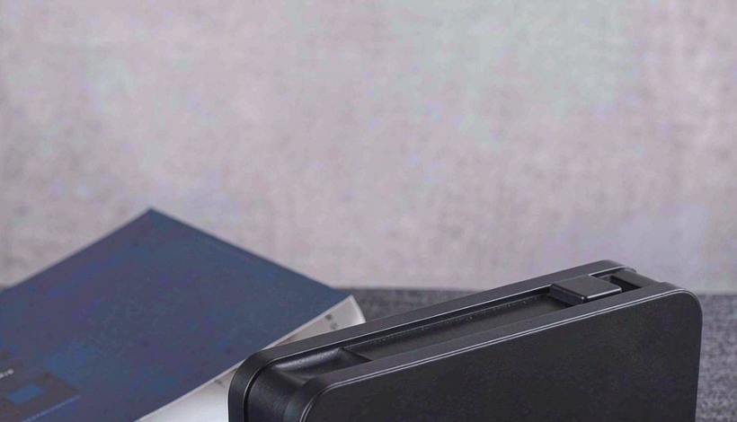 Luxury Upscale Vape for High End Shopping packaging detail