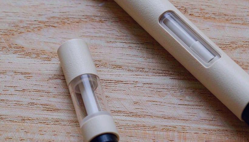 Luxury Upscale Vape for High End Shopping packaging detail