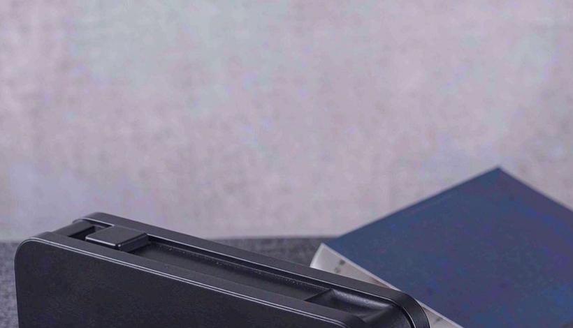 Luxury Upscale Vape for High End Shopping packaging detail