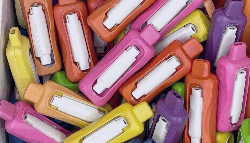 Luxury Upscale Vape for High End Shopping packaging detail