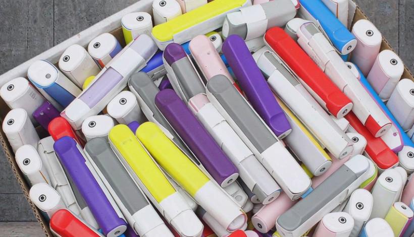 Luxury Upscale Vape for High End Shopping packaging detail