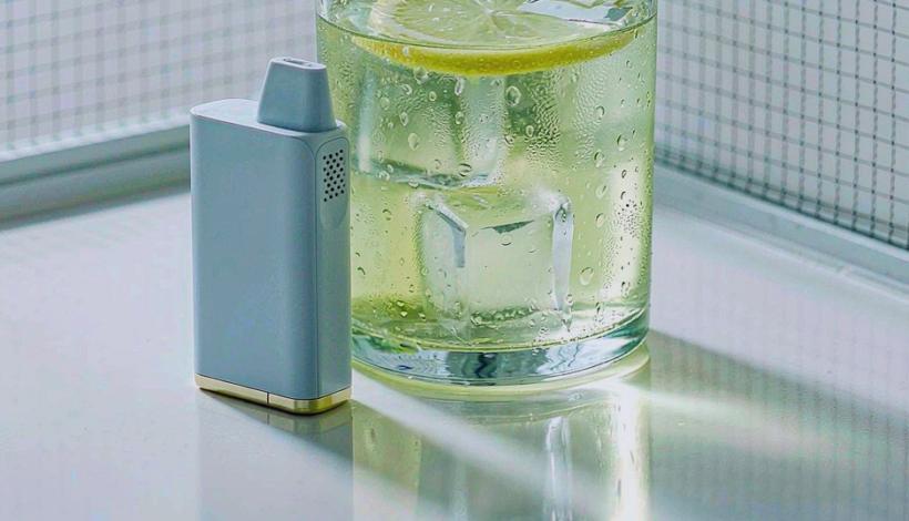 Luxury Upscale Vape for High End Shopping packaging detail