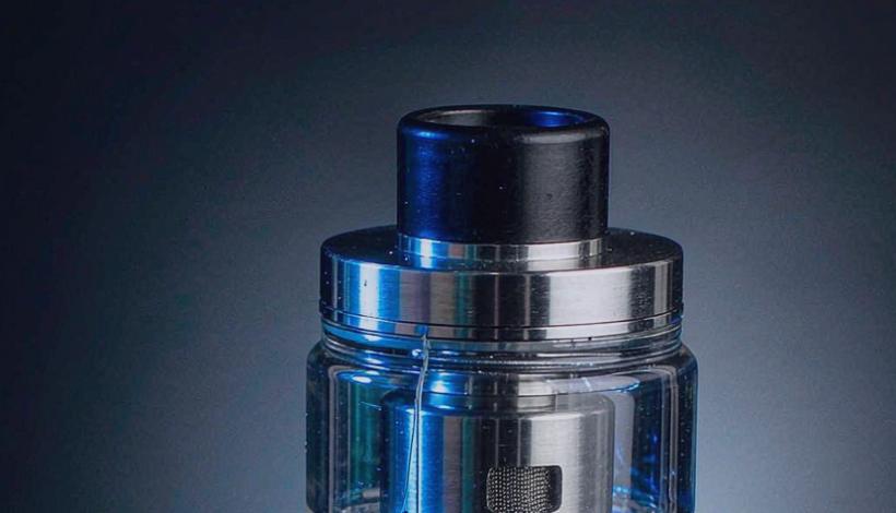 Luxury Upscale Vape for High End Shopping packaging detail
