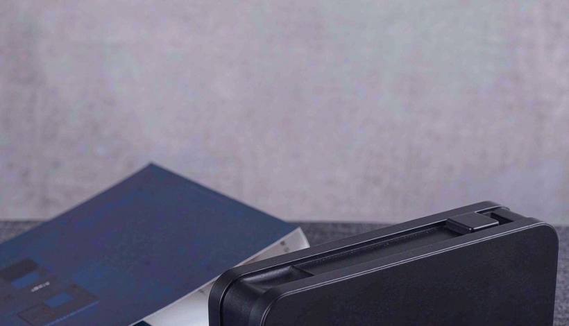 Luxury Upscale Vape for High End Shopping packaging detail