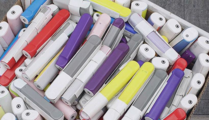 Luxury Upscale Vape for High End Shopping packaging detail