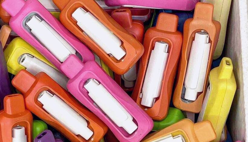 Luxury Upscale Vape for High End Shopping packaging detail