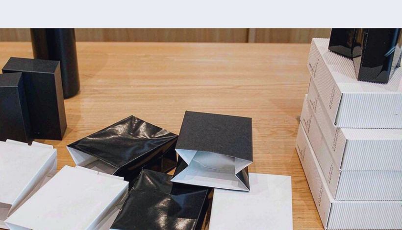 Luxury Upscale Vape for High End Shopping packaging detail