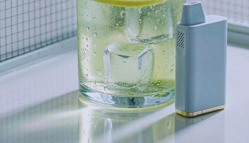 Luxury Upscale Vape for High End Shopping packaging detail